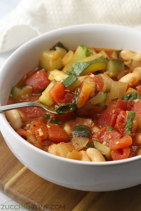 Zucchini Stew, Recipe Using Zucchini, Healthy Squash Recipes, Zucchini And Tomatoes, Zucchini Recipes Dessert, Easy Zucchini Recipes, Vegan Stew, Zucchini Soup, Zucchini Casserole