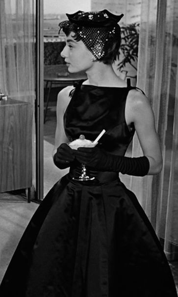 2/12/2015: Top Ten Origins: Oscar Dresses and Women’s Fashion | Origins: Current Events in Historical Perspective Audrey Hepburn Outfit, Audrey Hepburn Dress, Oscar Awards, Aubrey Hepburn, Audrey Hepburn Inspired, Female Actors, Audrey Hepburn Photos, Audrey Hepburn Style, Hepburn Style