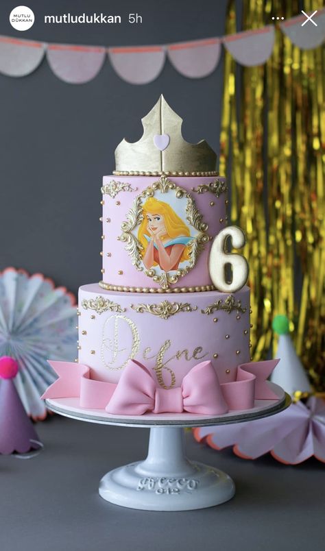 Sleeping Beauty Food, Princess Aurora Party, Aurora Cake, Sleeping Beauty Birthday Party, Sleeping Beauty Cake, Princess Theme Cake, Sleeping Beauty Party, Fruit Table, Sweet Sixteen Birthday Party Ideas