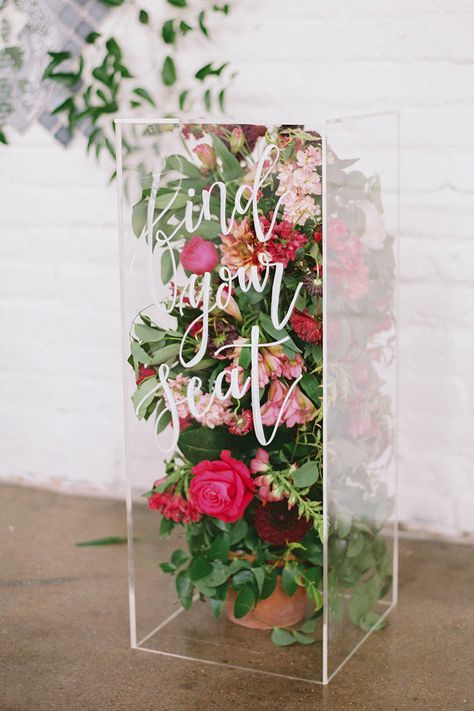 Acrylic box wedding seating chart sign with pink bougainvillea inspired flowers inside Pink Flower Names, Wedding Flower Ideas, Tall Wedding Centerpieces, Mediterranean Wedding, Wedding Bouquets Pink, Floral Stationery, Unique Wedding Flowers, Rose Wedding Bouquet, Elegant Centerpieces