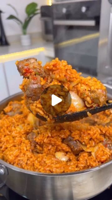 FOOD BLOG AFRICA on Instagram: "ASUN JOLLOF RICE 😍😍😍  Save this recipe as your Sunday rice inspo👌 ~ Will you be trying this? . . . . . Credit: @velvetyfoodies  . . . . . Follow us @foodblogafrica for more delicious Nigerian/African Recipes 👌 . . . . . #foodblogafricang  #foodblogafrica247   #asunrice #asunjollof #jollof #ricerecipes #africansabroad  #lagosfoodie" Liberian Jollof Rice, African Rice Recipes, Jollof Rice And Chicken, Jollof Rice Nigerian, All Nigerian Recipes, Nigerian Jollof Rice, Nigerian Food Recipes, African Recipes Nigerian Food, Nigerian Recipes