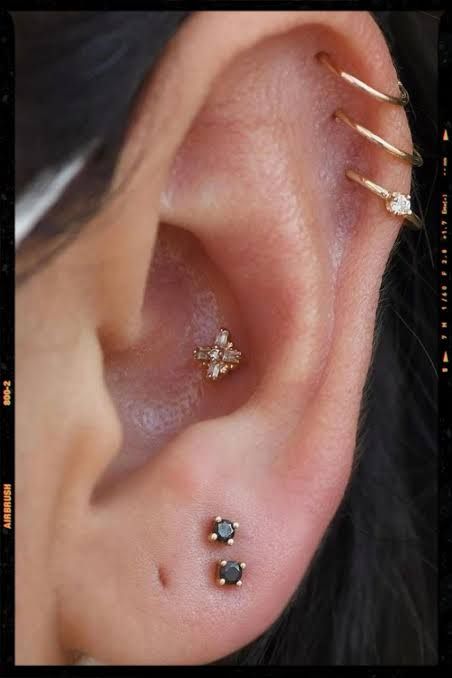 https://encrypted-tbn0.gstatic.com/images?q=tbn:ANd9GcR7Ype2RELKddT-N7rkVL7p80xUkwxzSue3FQ&usqp=CAU Triple Helix Piercing, Triple Helix, Cool Ear Piercings, Cute Ear Piercings, Airbrush App, Ear Style, Nevada Usa, Cute Piercings, Usa Jewelry