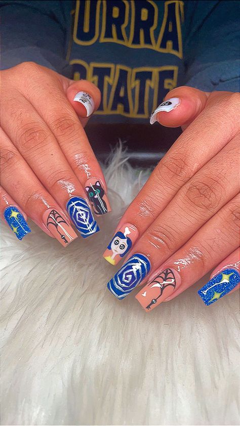 Cool Unique Nails, Nightmare Before Christmas Nails Short, Courage The Cowardly Dog Nails, Coraline Nails Ideas, Halloween Cartoon Nails, Short Coraline Nails, Corpse Bride Nail Art, Halloween Nails Coraline, Caroline Nails Art