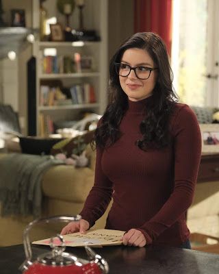 Alex Dunphy Season 11, Alex Modern Family Outfits, Modern Family Icons, Alex Dunphy, Ariel Winter, Fashion Tv, Family Outfits, Modern Family, My New Room