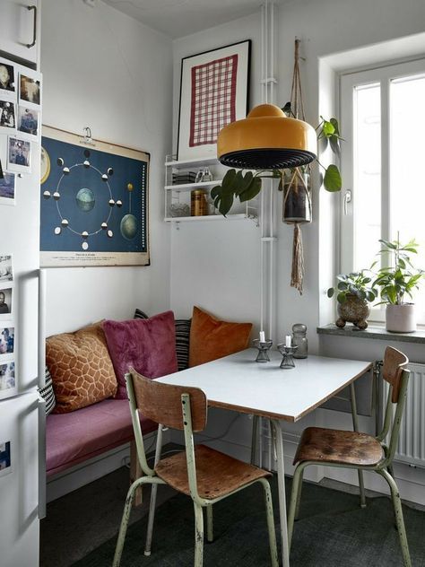 Creative Small Apartment Ideas, Retro Apartment, Stockholm Apartment, Vintage Apartment, Country House Interior, Interior Vintage, Decor Studio, Elle Decoration, Woodworking Jigs