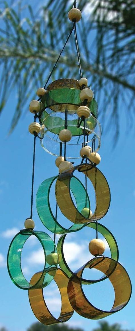 Wine Bottle Chimes, Bottle Chimes, Wine Bottle Project, Wine Bottle Wind Chimes, Recycled Wine Bottles, Wine Craft, Glass Wind Chimes, Diy Wind Chimes, Wine Bottle Art