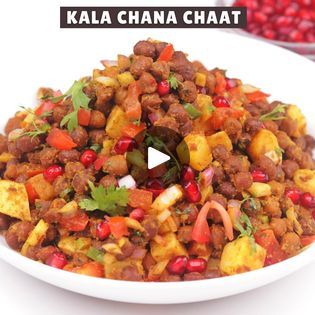 Chana Chaat Recipe, Veg Salad Recipes, Chana Recipe, Chaat Recipe, Coriander Powder, Health Snacks, Green Chilli, Garlic Paste, Boiled Potatoes