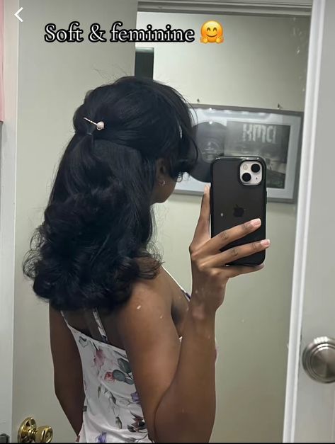 Slik Press Hairstyles, Curl Hairstyles, Classy Updo, Straight Wavy Hair, Natural Hair Blowout, Hair Inspired, Silk Press Natural Hair, Flat Iron Curls, Different Hair Types