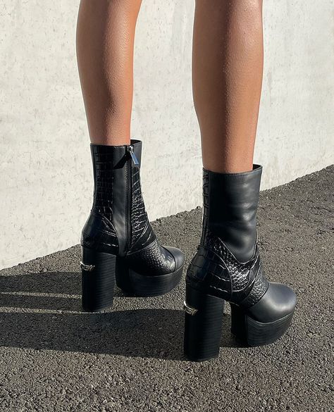 STOLEN GIRLFRIENDS CLUB’s Instagram profile post: “Touch the sky in our new PARANORMAL PLATFORM BOOT.⁠ Get the height without the pain.⁠” Stolen Girlfriends Club, Touch The Sky, Club Shoes, Platform Boots, Biker Boot, The Sky, In The Heights, Instagram Profile, Boots