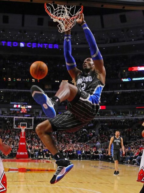 Dwight Howard, Orlando Magic. Nba Dunks, Time Magic, Above The Rim, Dwight Howard, Basket Nba, Basketball Skills, Orlando Magic, Wnba, College Basketball