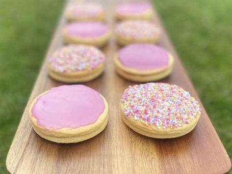 Jam Drop Biscuits, Easter Biscuits, Sugar Frosting, Drop Biscuits, Kitchen Machine, Easter Craft, Raspberry Jam, Thermomix Recipes, Biscuit Recipe