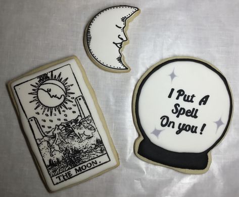 Tarot Cookies, Goth Chocolate, Gothic Baking, Witch Recipes, Expo Ideas, Kitchen Witch Recipes, Cookies Halloween, 25th Birthday Parties, Baking Stuff