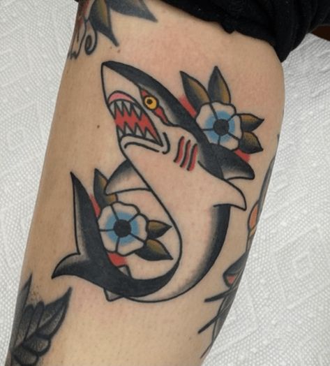 American Traditional Shark Tattoo, American Traditional Shark, Shark Tattoo Meaning, Small Shark Tattoo, Tattoo Shark, Traditional Shark Tattoo, Traditional Tattoo Inspiration, Traditional Style Tattoo, Tattoo Old School