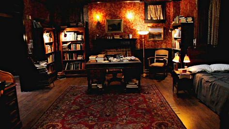 Bobby's Office/Den Supernatural Bobby, Walker House, Tumblr Bedroom, Rich Decor, Bobby Singer, Supernatural Seasons, Baker Street, Haunted Mansion, Cozy Living Rooms