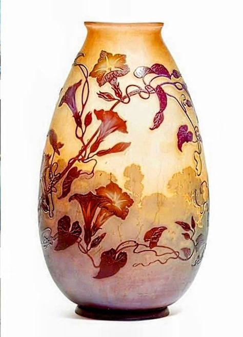 Motifs Art Nouveau, Emile Galle, Art Nouveau Furniture, Art Of Glass, Colored Glassware, Art Nouveau Art, Zurich Switzerland, Art Deco Glass, Antique Vase