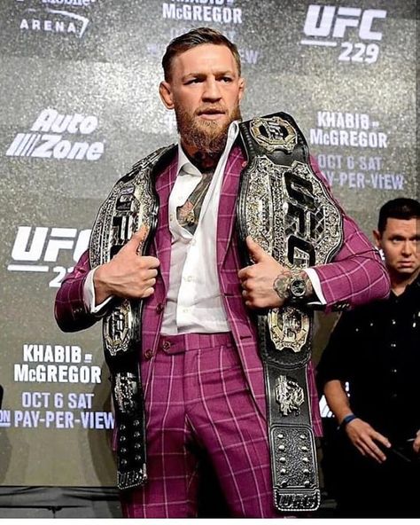 #Conormcgregor at #UFC229 press conference in custom suit from his upcoming #Mcgregor x @davidaugustclothing collection. Conor Mcgregor Suit, Mcgregor Suits, Conner Mcgregor, Conor Mcgregor Style, Notorious Mcgregor, Ufc Conor Mcgregor, Connor Mcgregor, Ufc Boxing, Notorious Conor Mcgregor