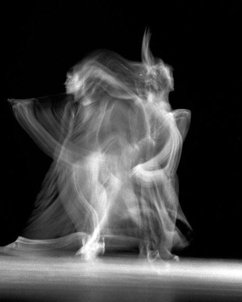 lake lullaby again Long Exposure Portrait, Movement Photography, Inspiration Portrait, Collage Foto, Motion Photography, Art Tumblr, Dancing In The Dark, Dance Movement, Multiple Exposure