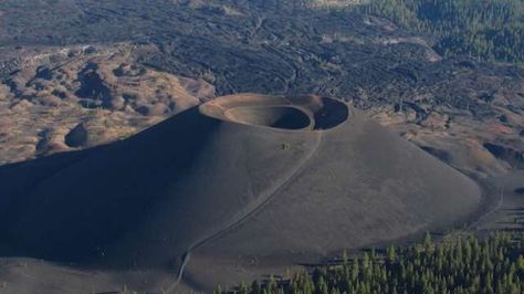 Cinder Cone Volcano, Rv Travel Destinations, Burney Falls, California Pictures, Lassen Volcanic, Road Trip Places, Lassen Volcanic National Park, National Park Road Trip, Southern Oregon