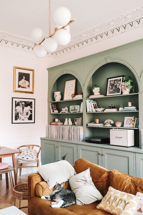 Regal Living Room, Arch Bookshelves, Arch In Kitchen, Arch Shelves, Arched Bookcases, Arched Shelving, Arched Bookshelves, Kate Spiers, Pretty Living Room