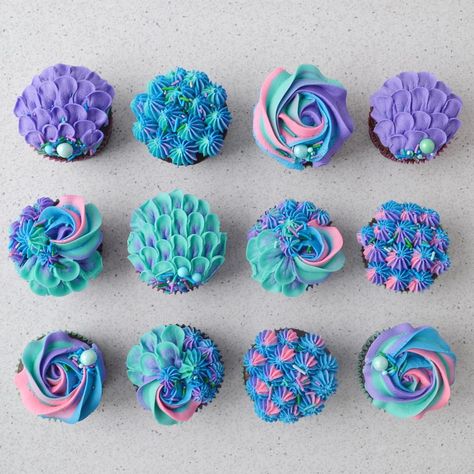 Mermaid Cupcake Cake, Little Mermaid Cupcakes, Wedding Dress Cupcakes, Blaze Birthday, New Birthday Cake, Mermaid Cupcakes, Mermaid Birthday Cakes, Wilton Cake Decorating, Buttercream Cupcakes