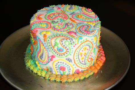 Rainbow paisley cake Indian Cakes, Paisley Cake, Decorating Desserts, Rodjendanske Torte, Cookies Cupcake, Vintage Cakes, Baking Goods, Decorated Cakes, Take The Cake