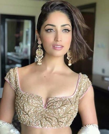 Low Neck Blouse Designs, डिजाइनर कपड़े, Yami Gautam, Backless Blouse Designs, Latest Model Blouse Designs, Fashionable Saree Blouse Designs, Lehenga Blouse Designs, Indian Saree Blouses Designs, Saree Blouse Patterns