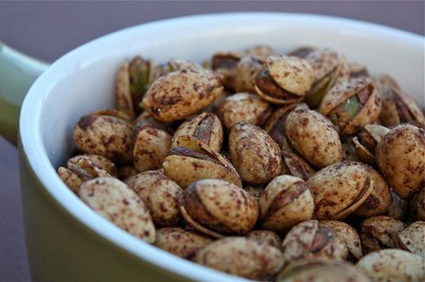 Southern Living's Spicy Pistachios - great homemade gift for family, friends and neighbors! Or set them out when your entertaining, these are always a hit! Kitchen Southern, Roasted Pistachios, Pistachio Recipes, Football Party Food, Recipes Appetizers And Snacks, Healthy Appetizers, Fabulous Foods, Southern Recipes, Appetizer Snacks