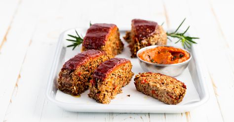 Portobello Meatloaf with Sweet Balsamic Sauce - Raw Food Recipes - The Raw Chef Meatloaf With Tomato Sauce, Vegan Portobello, Raw Pizza, Raw Vegan Dinners, Raw Vegan Dinner Recipes, Balsamic Sauce, Vegan Meatloaf, Fire Food, Roasted Mushrooms