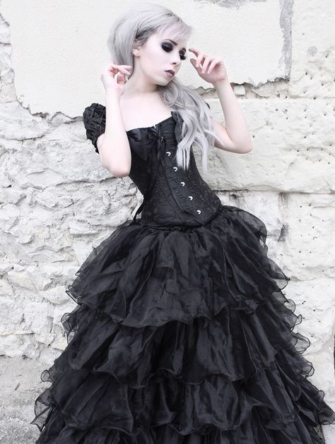 Gothic Formal Dresses, Punk Prom, Goth Prom Dress, Gothic Prom, Gothic Prom Dress, Goth Prom, Elegant Goth, Gothic Mode, Fall Fashion Skirts