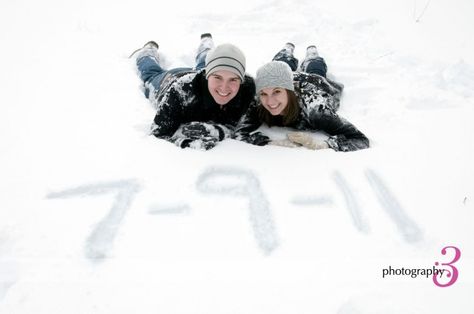 Snow Engagement Photos, Snow Engagement, Winter Engagement Pictures, Winter Couple, Winter Engagement Photos, Save The Date Photos, Winter Photos, Engagement Poses, Winter Engagement