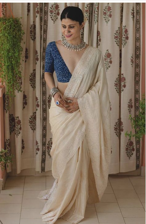 Saree Styling, Chikankari Saree, Keep Me Stylish, Chikankari Work, Cotton Saree Blouse Designs, Fashionable Saree Blouse Designs, Simple Sarees, Indian Fashion Saree, Saree Designs Party Wear