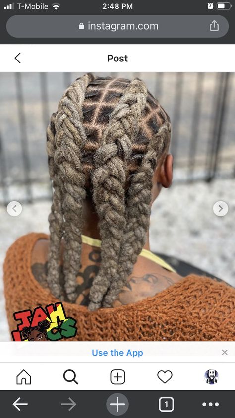 Triangle Locs, Dreadlocks Men, Short Dreadlocks Styles, Dreads Girl, Dreadlock Style, Dreadlock Hairstyles For Men, Mens Braids Hairstyles, Mens Braids, Dreadlock Styles