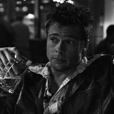 Brad Pitt Movies, Taken Film, Dark Triad, Tyler Durden, 2 Movie, Itachi Uchiha, Brad Pitt, Celebrity Crush, Ronaldo