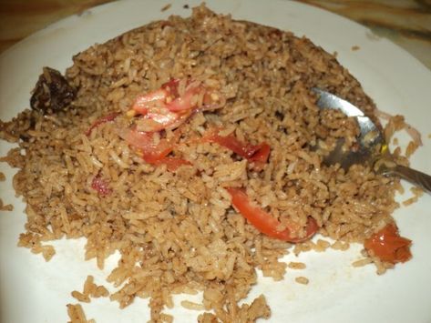 Rice With Potatoes, Savoury Rice Recipe, Pilau Recipe, Tanzania Food, Pilau Rice, Date Nut Bread, Kenyan Food, Carribean Food, Savory Rice