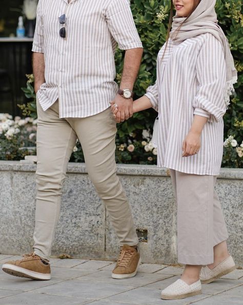 Muslim Couple Outfit, Couple Dress Matching, Couples Outfits Matching, Matching Couple Outfits Casual, Couple Outfits Matching, Couples Hidden Face Pics, Outfits Muslim, Birthday Cards For Mother, Face Pics