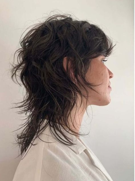 Messy Short Shag Hairstyles, Rocker Shag Mullet, Shag Mullet Straight Hair Short, 90s Mullet Women, Mullet Hairstyle Women Shoulder Length, Mullet Short Women, Shaggy Mullet Women, Shag Cut Short Hair, 80s Mullet Women