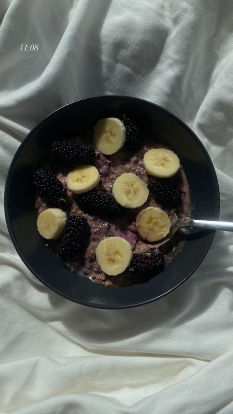 Blackberry Oatmeal, Oat Meal, Oatmeal Banana, 2025 Vision, Black Clay, Blackberry, Oats, Food Ideas, Breakfast Recipes