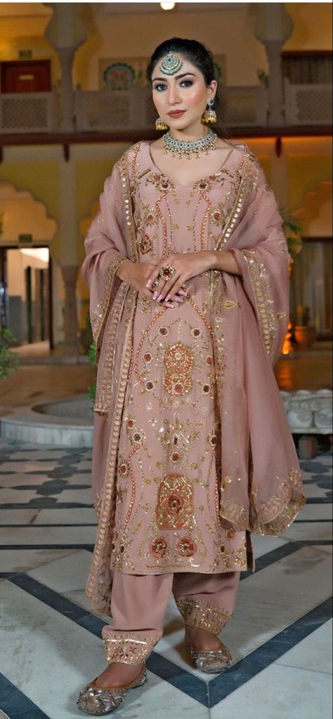 Punjabi Suit Style, Embroidery Suits Punjabi Party Wear, Designer Suits For Wedding, Punjabi Suits Designer Boutique, Embroidery Suits Punjabi, Punjabi Fashion, Indian Bride Outfits, Latest Bridal Dresses, Designer Kurti Patterns