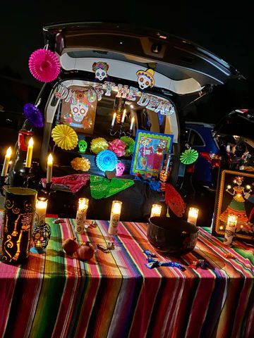 Dia De Los Muertos Party Ideas, Halloween Car Decorations, Dia De Los Muertos Decorations Ideas, Trunk Or Treat Ideas, Halloween Office, Keto Candy, The Day Of The Dead, Harvest Party, Treat Ideas