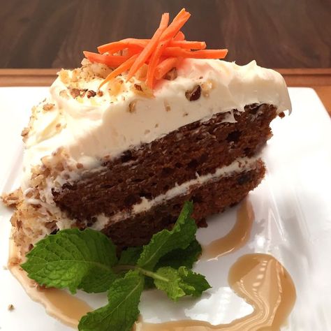 How to Jazz Up a Box of Carrot Cake Mix Box Cake Recipes, Homemade Carrot Cake, Carrot Cake Cheesecake, Best Carrot Cake, Vanilla Icing, Carrot Cake Recipe, Cake Mix Recipes, Cake With Cream Cheese, Savoury Cake