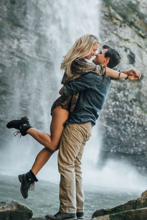 Waterfall Engagement Pictures, Waterfall Proposal, Waterfall Photo, Couple Engagement Pictures, Fall Creek, Engagement Pictures Poses, Romantic Photos Couples, Waterfall Photography, Couple Picture Poses