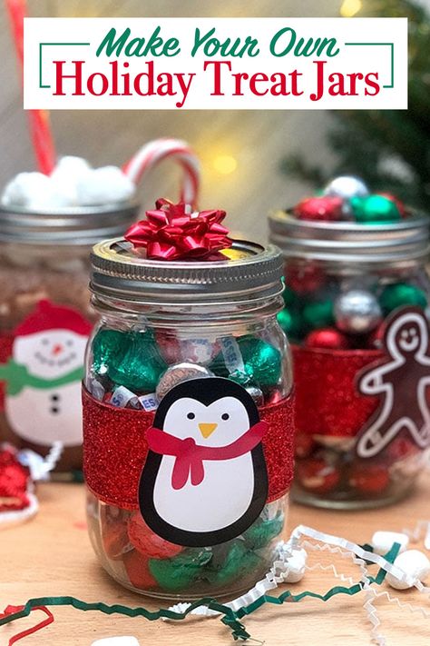 Christmas Treats For Neighbors, Christmas Treats Jars, Quick Christmas Gifts, Christmas Candy Jars, Mason Jar Christmas Gifts, Christmas Candy Gifts, Christmas Neighbor, Inexpensive Christmas Gifts, Christmas Ideas Gifts