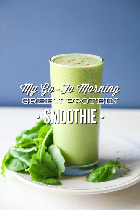 This is my go-to smoothie nearly every single morning. This smoothie is packed full of leafy greens and natural protein (no fancy protein powders). Green Protein Smoothie, Morning Green Smoothie, Paleo Snack, Paleo For Beginners, Overnight Oat, Protein Smoothie Recipes, Smoothie Prep, Protein Powders, Natural Protein