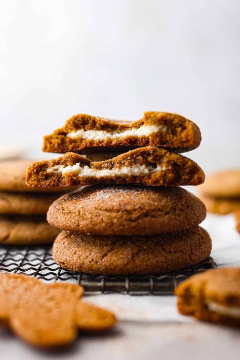 A fun twist on a holiday favorite! These cheesecake stuffed gingerbread cookies are soft and spiced to perfection, filled with a rich and creamy filling. Each bite is a dream! Stuffed Cheesecake, Pastry Rolls, Ranger Cookies, Happy Festivus, Gingerbread Cheesecake, Cookies Stuffed, Chewy Gingerbread Cookies, Iced Oatmeal Cookies, Gingerbread Dough