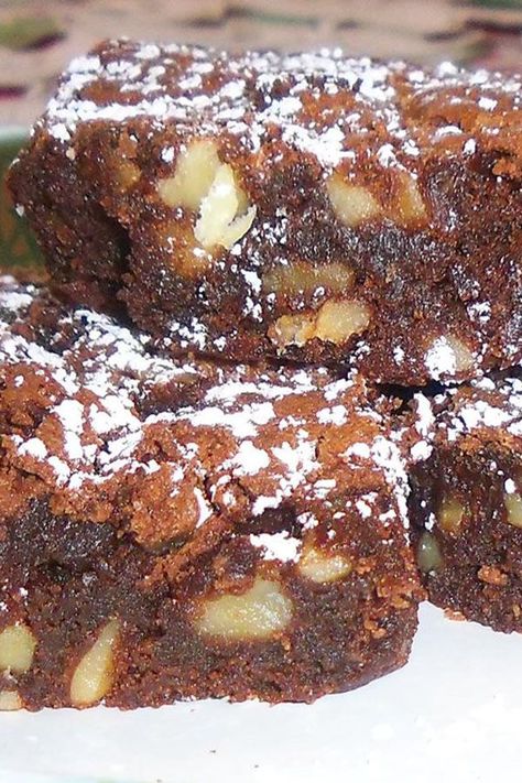 Walnut Brownies Recipe, Walnut Brownie Recipe, Chocolate Walnut Brownies, Walnut Fudge, Walnut Brownies, Brownie Ingredients, Walnut Cake, Brownies Recipe Easy, Best Brownies