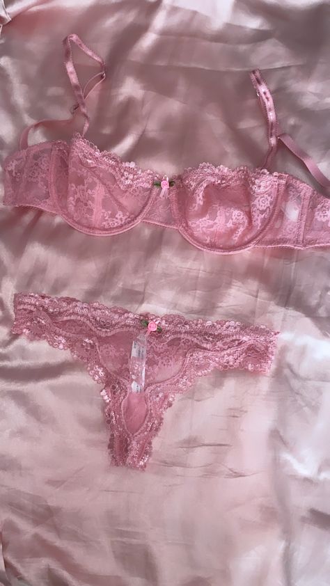 Pink Bra And Under Set, Lingerie Coquette Style, Coquette Underclothes, Under Wears Woman Set, Victoria Secret Under Set, Victoria Secret Lingerie Sets, Coquette Pjs, Bra And Under Set, Lingerie Coquette