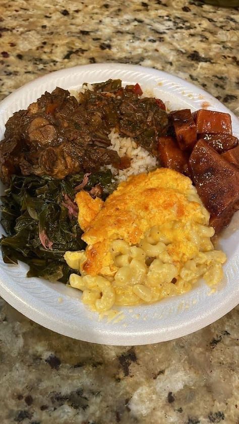 Hood Meals, Homemade Comfort Food, Soul Food Dinner, Homecooked Meals, Food Babe, People Food, Thanksgiving Food, Healthy Lifestyle Food, Yummy Comfort Food