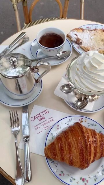 Paris France 🇫🇷 Travel | Hotels | Food | Tips on Instagram: "5 Hot Chocolates you must try in Paris by @limitlesssecrets ☕️🤤 💡French hot chocolate, also known as chocolat chaud, is a type of hot chocolate that originates from France. What’s your favorite place to have hot chocolate in Paris?👇✨ 🎥 @limitlesssecrets 📍 Carette 📍 Café de Flore 📍 Angelina 📍 Ladurée 📍 Les Deux Magots DM us “Hotel” or click our bio link for exclusive hotel deals in Paris. #paris #parisienne #parisjetaime #pa Deux Magots Paris, Hot Chocolate In Paris, Angelina Cafe, Paris In December, Les Deux Magots, Places In Paris, France Food, French Breakfast, Cup Of Hot Chocolate