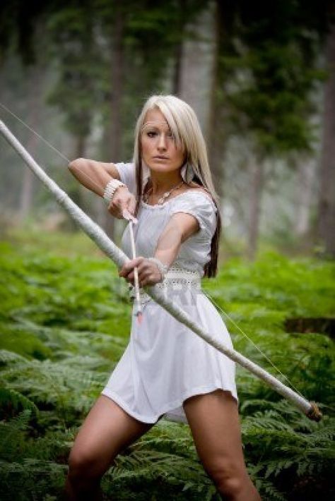 Female Warrior Pose, Warrior Pose Reference, Poses Reference Photo, Girl Archer, Archer Pose, Archery Poses, Archery Women, Amazon Girl, Archery Girl