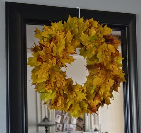 Maple Leaf Decor, Junk Chic Cottage, Maple Leaf Wreath, Fall Leaf Garland, Real Leaf, Diy Fall Wreath, Leaf Crafts, Real Leaves, Leaf Garland